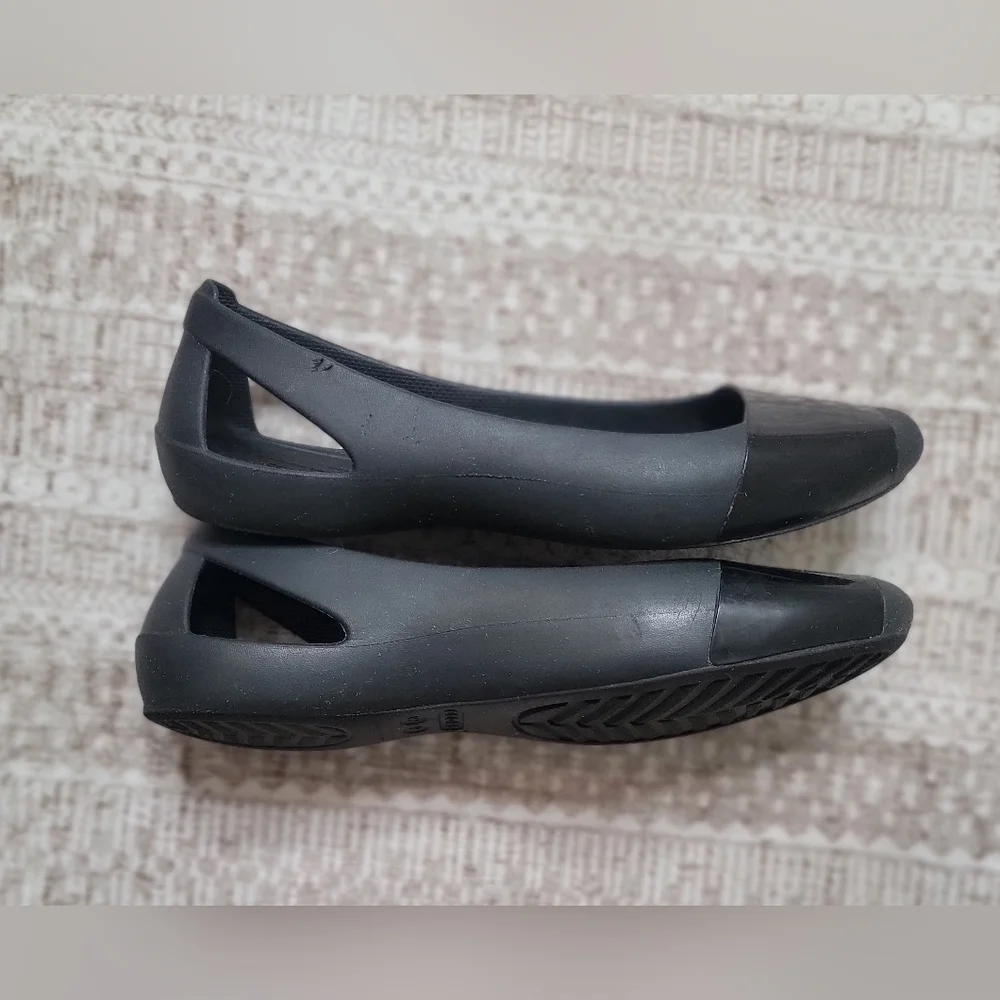 Crocs Black Women's Flats - Picture 3 of 7